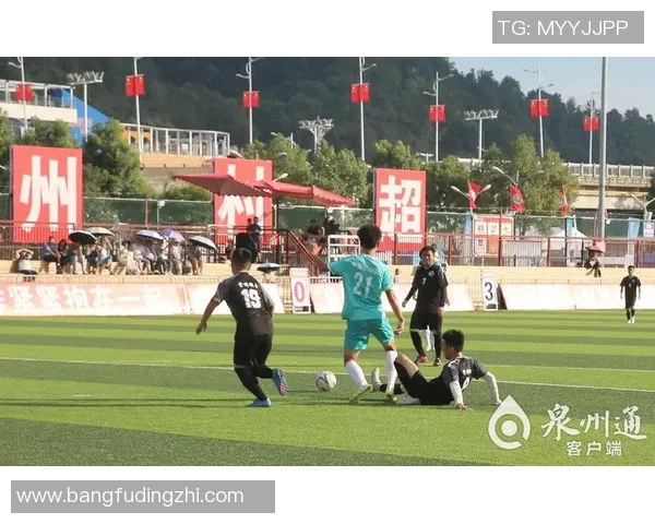 斗鸡眼足球明星的传奇人生与赛场风采揭秘